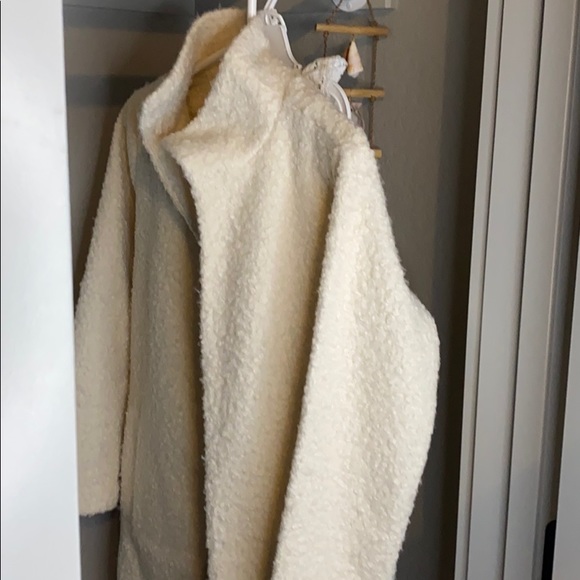 BUNDLE (2) a new day jacket - Picture 4 of 5